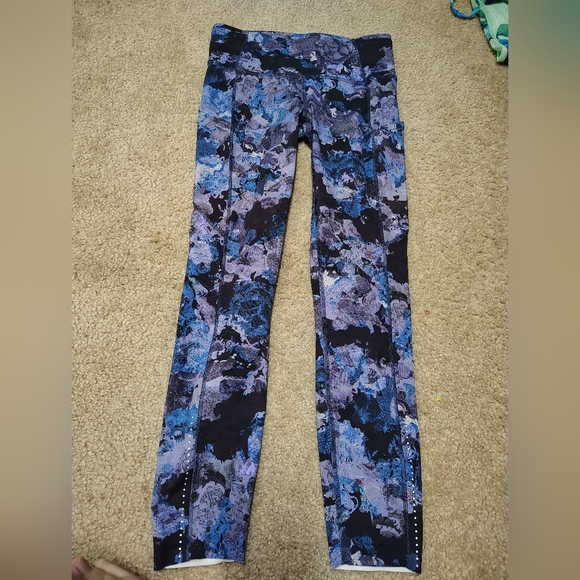 Lululemon Athletica Blue Purple Floral Jeggings - Picture 1 of 6